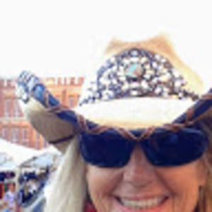 Meet your Posher, Denise